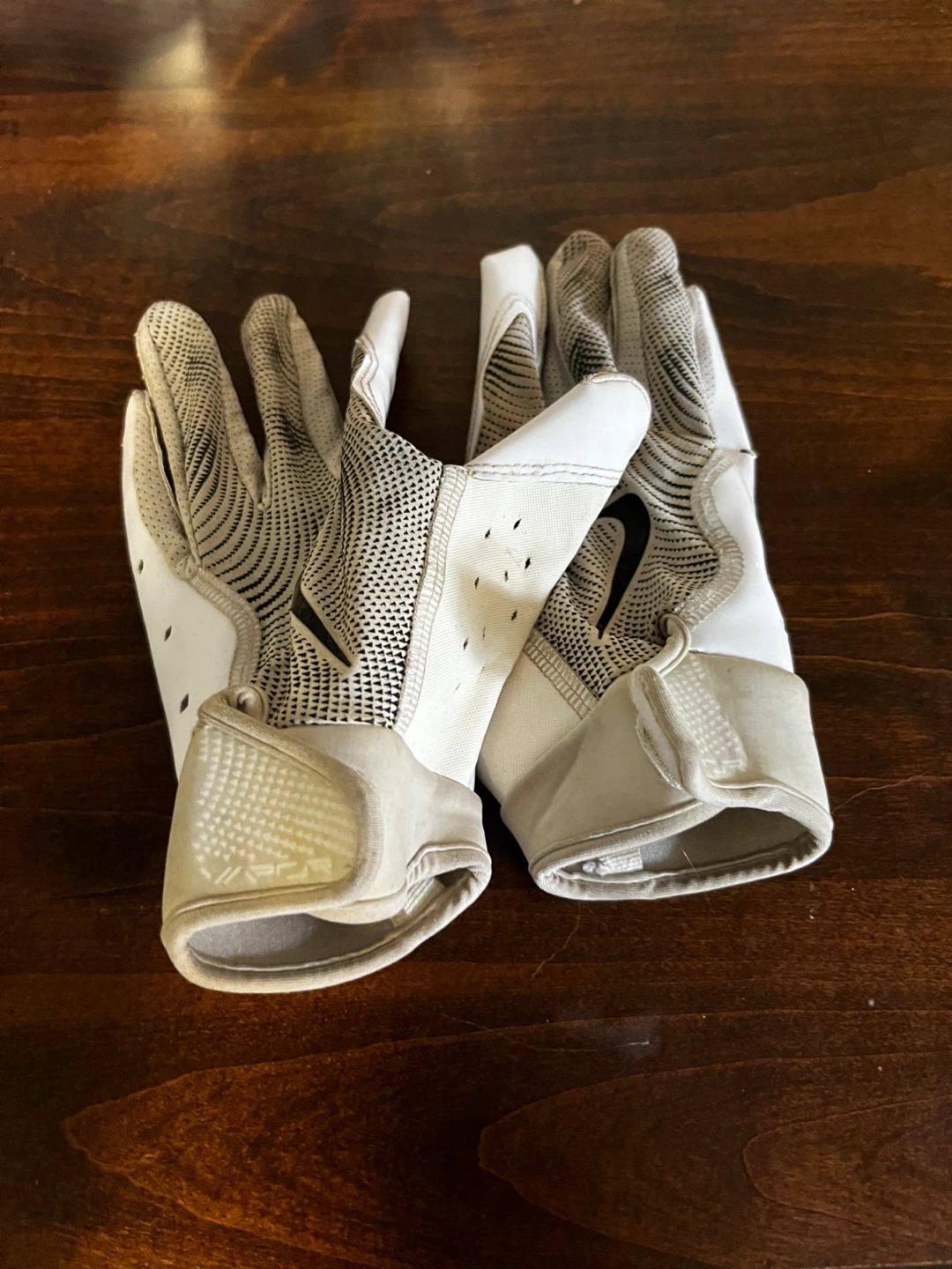 Nike Vapor Football Cleats & Gloves - photo 4