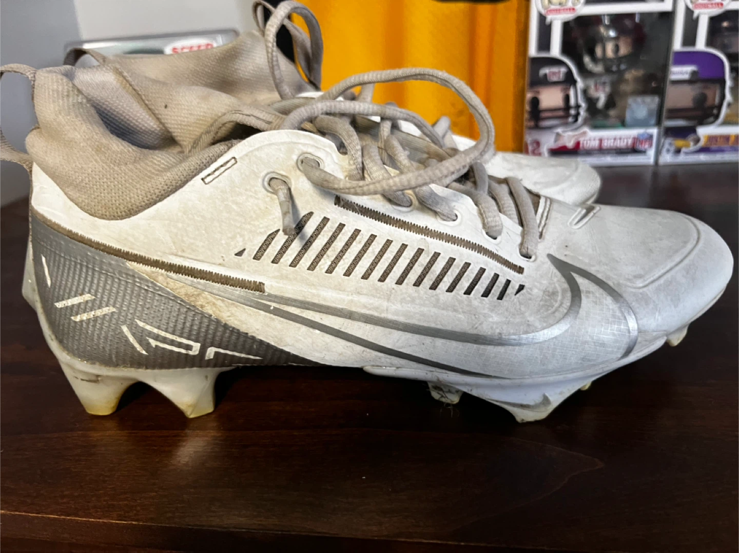Nike Vapor Football Cleats & Gloves - photo 2