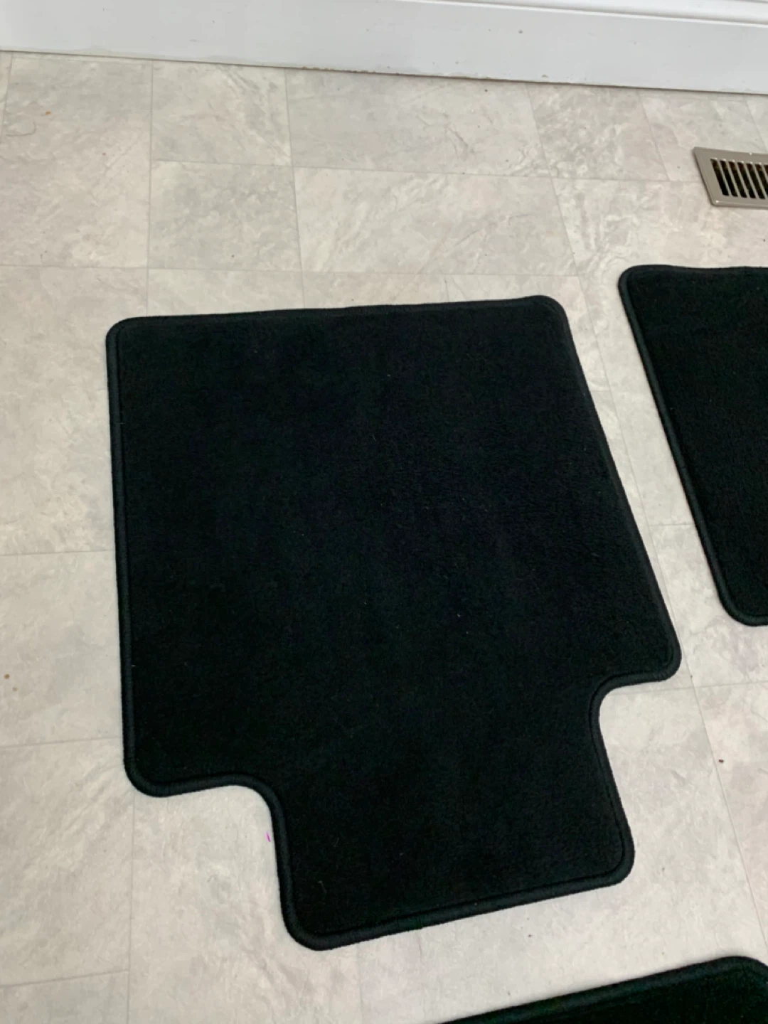Car Floor Mats - Ford F150 Crew Cab - Black - photo 3