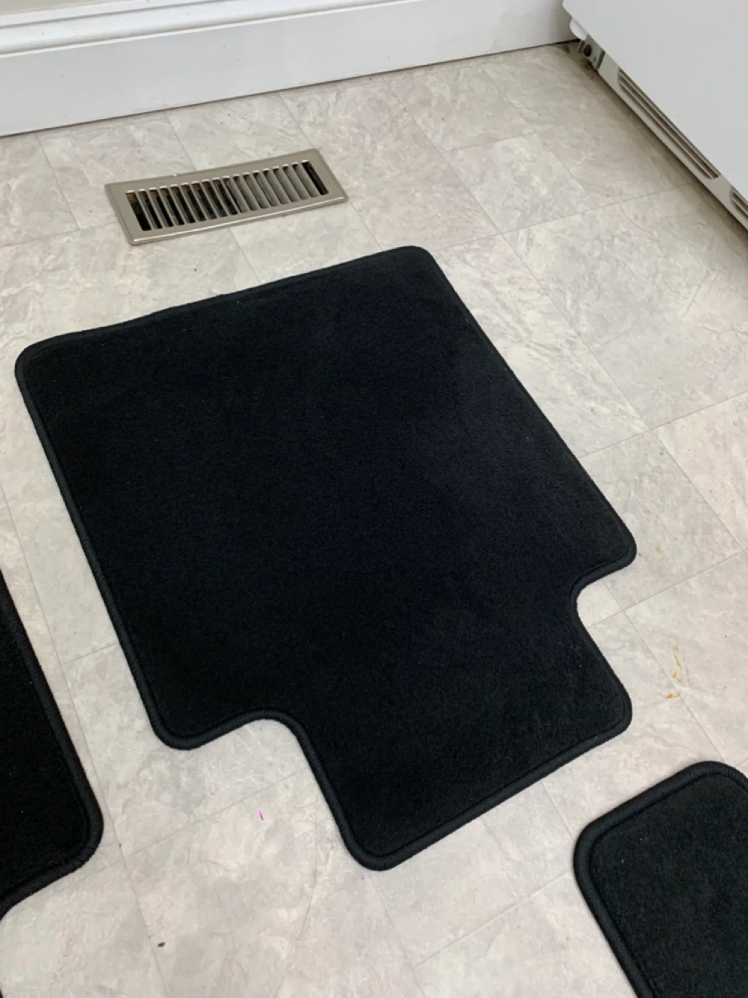 Car Floor Mats - Ford F150 Crew Cab - Black - photo 4