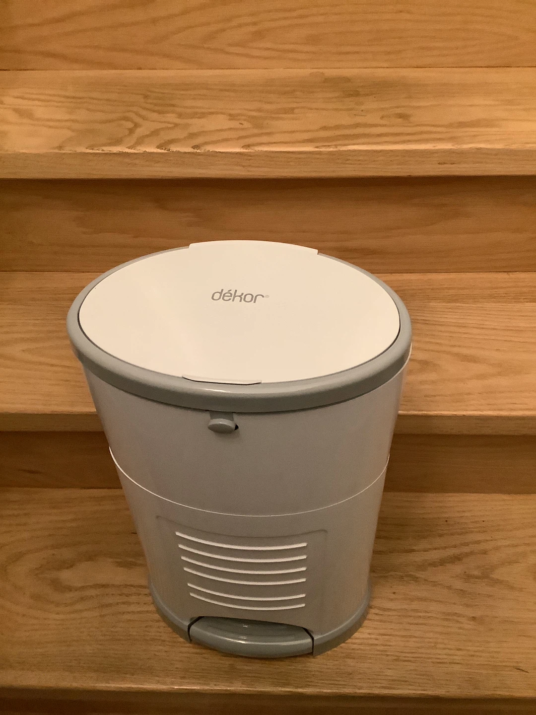 Dékor Hands-Free Diaper Pail - photo 4