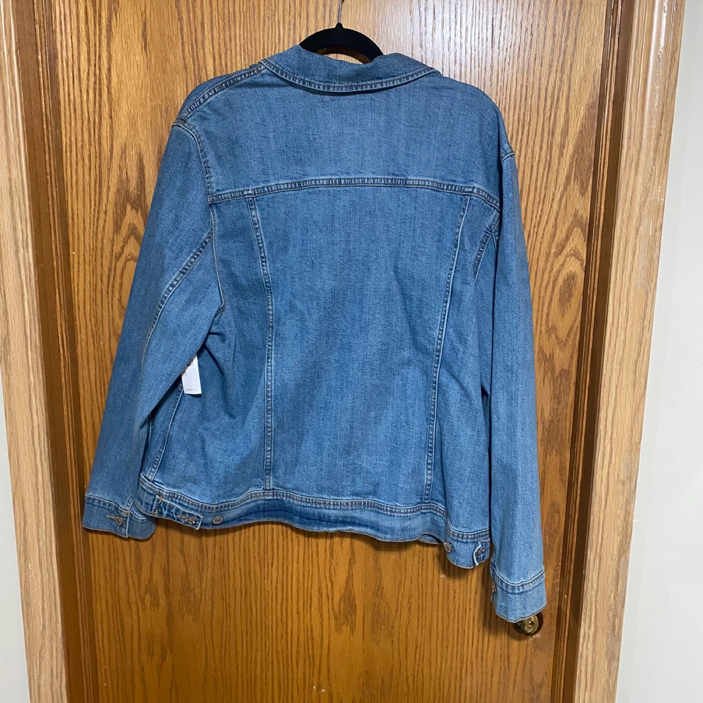 Plus size women’s jean jacket - photo 4