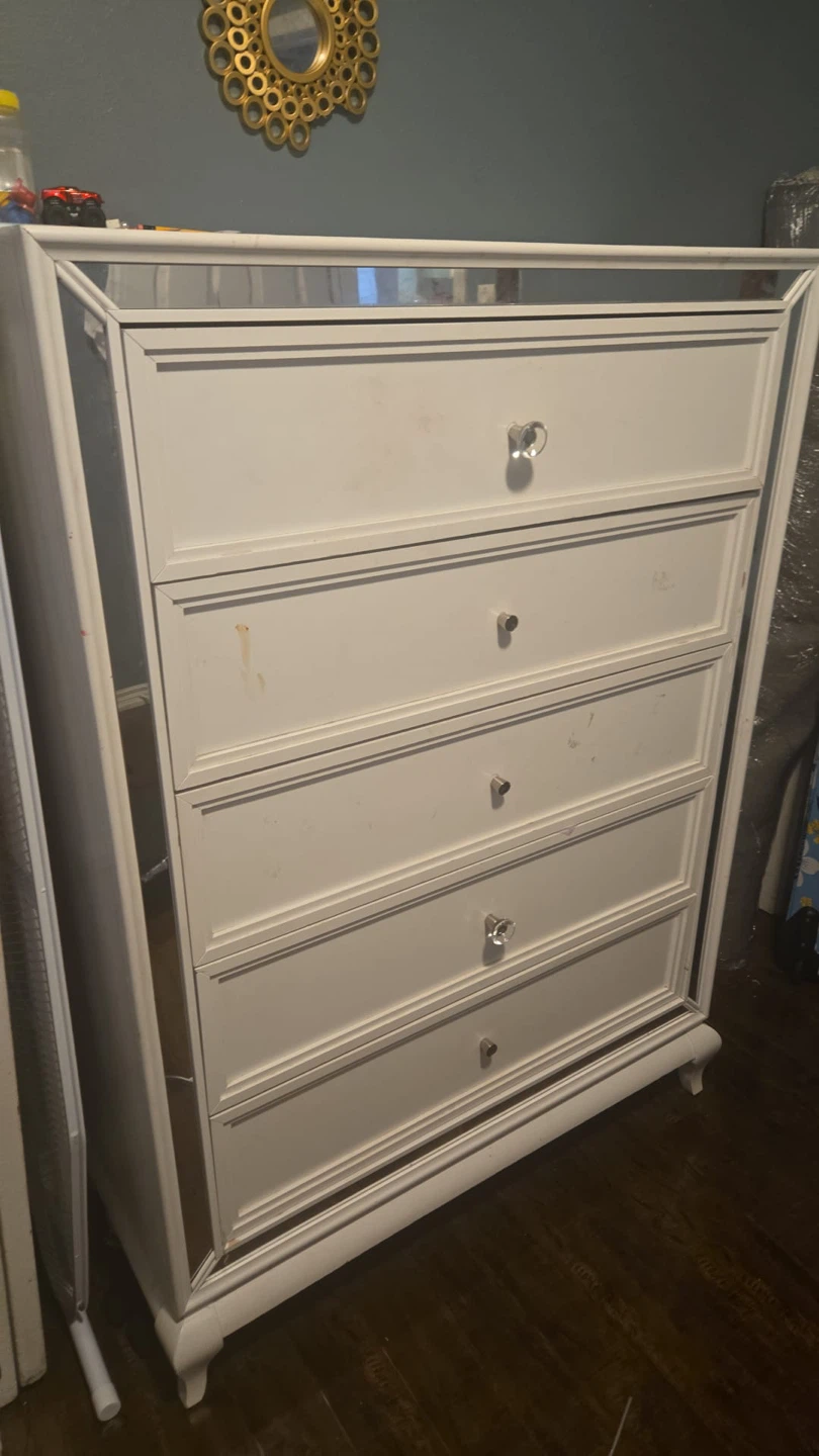 White 5-Drawer Mirrored Accent Chest - photo 2