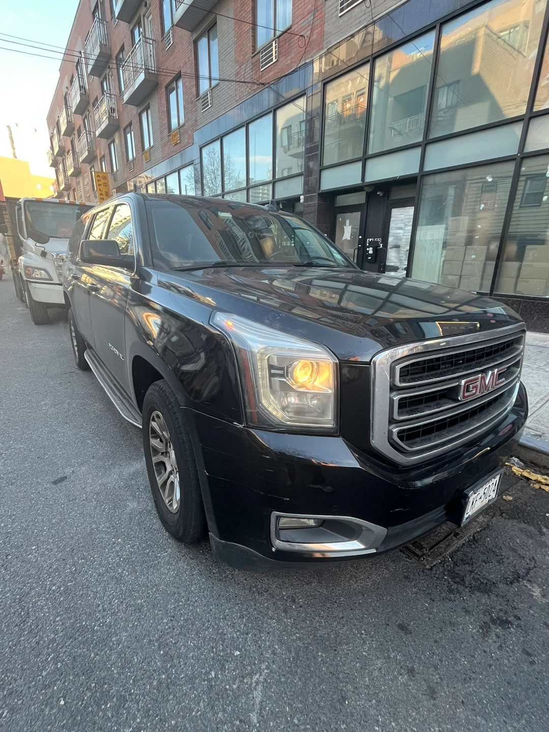 Black GMC Yukon XL