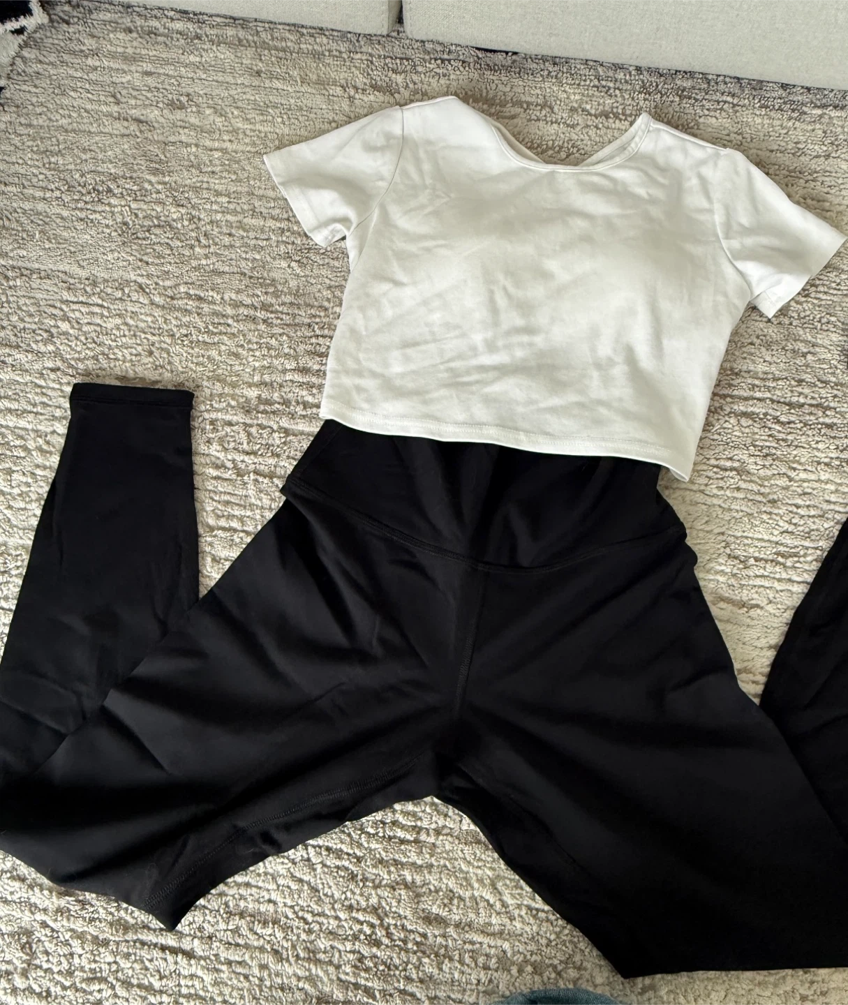 Three pieces: Nike Sports Tank Top Leggings - photo 2