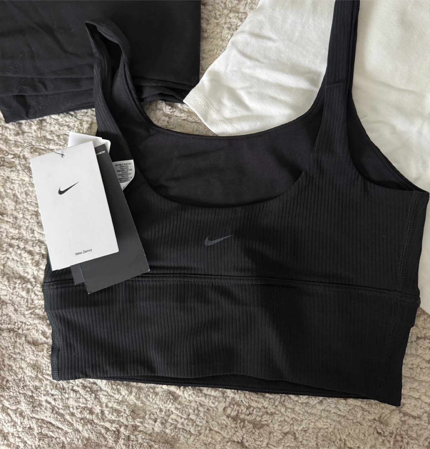 Three pieces: Nike Sports Tank Top Leggings - photo 4