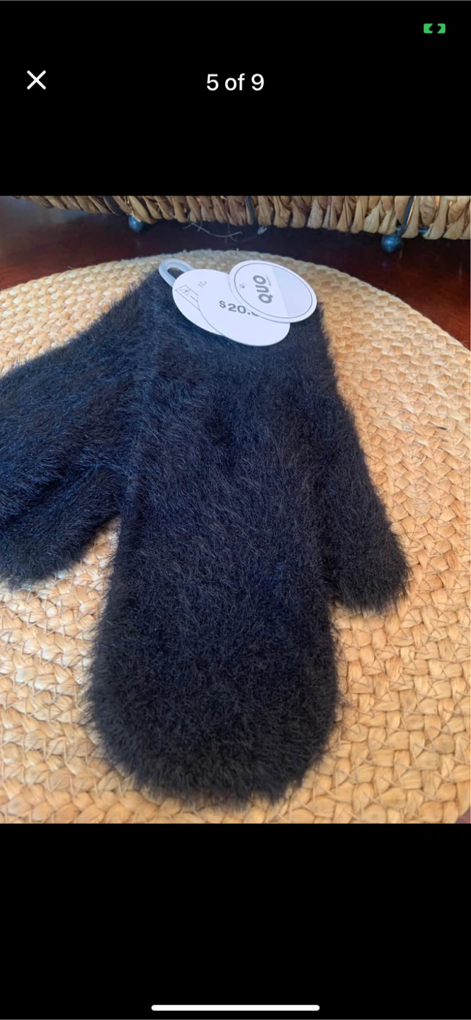 New Quo Beauty Black Mittens - photo 4