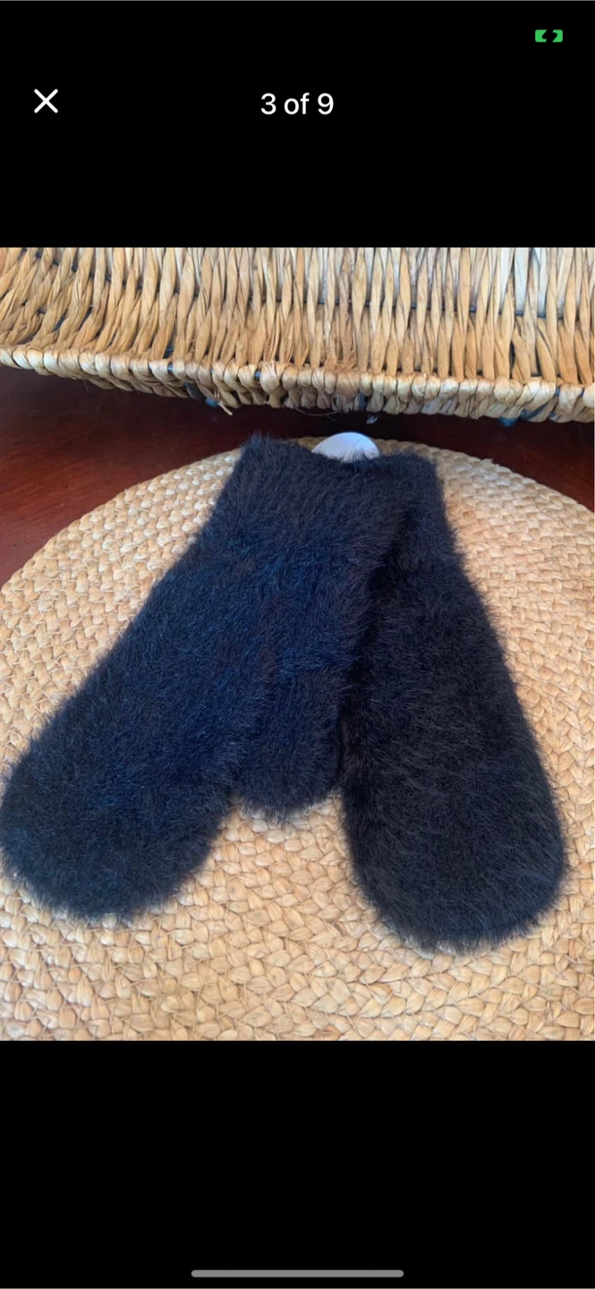 New Quo Beauty Black Mittens - photo 2