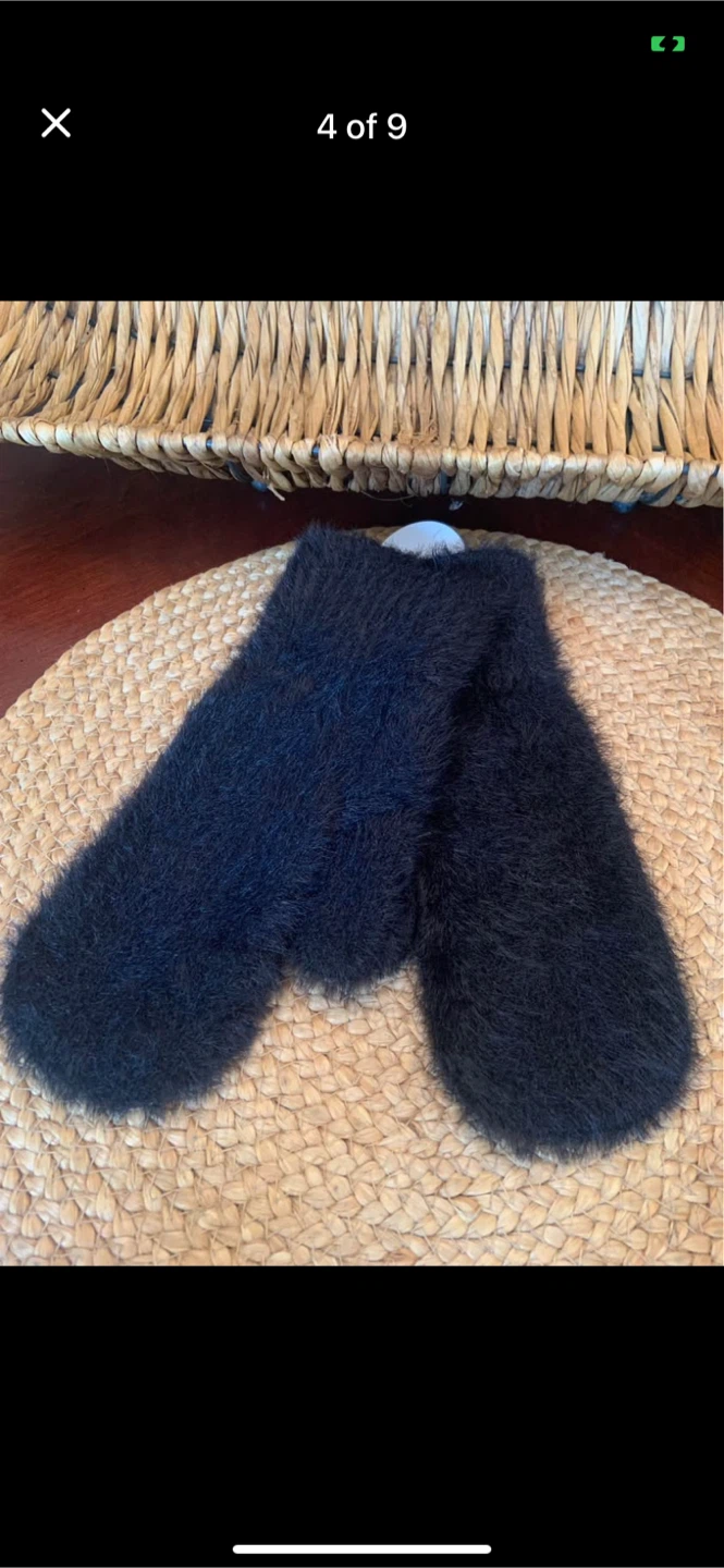 New Quo Beauty Black Mittens - photo 3