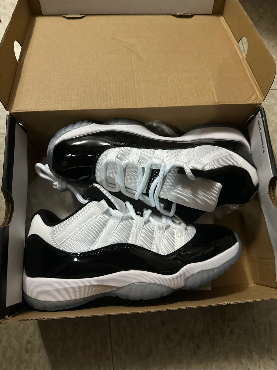 Air Jordan 11 Retro Concord