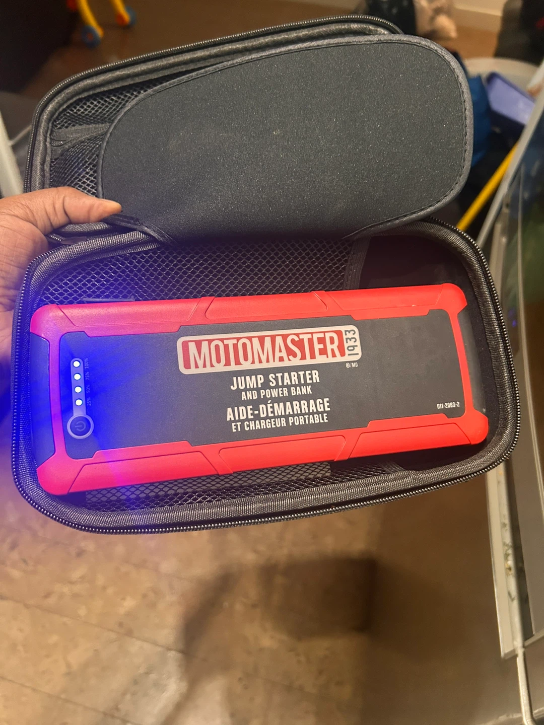 MotoMaster Jump Starter and Power Bank - photo 3
