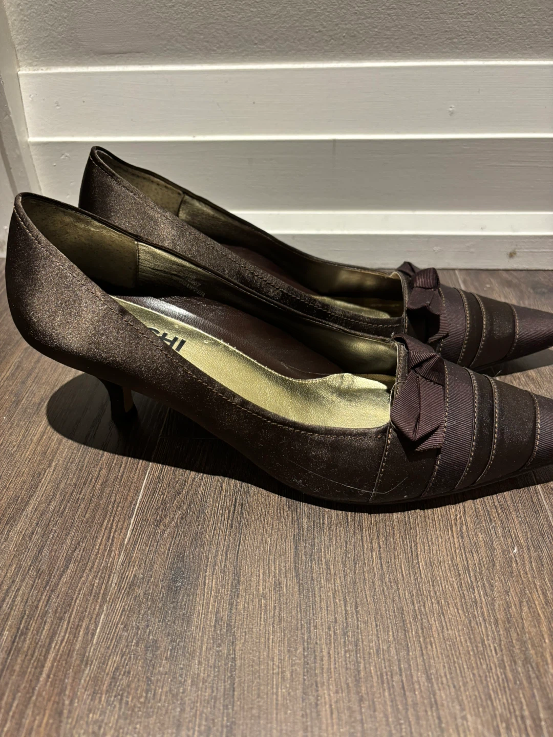 Women’s brown satin pumps heels size 10 - photo 3