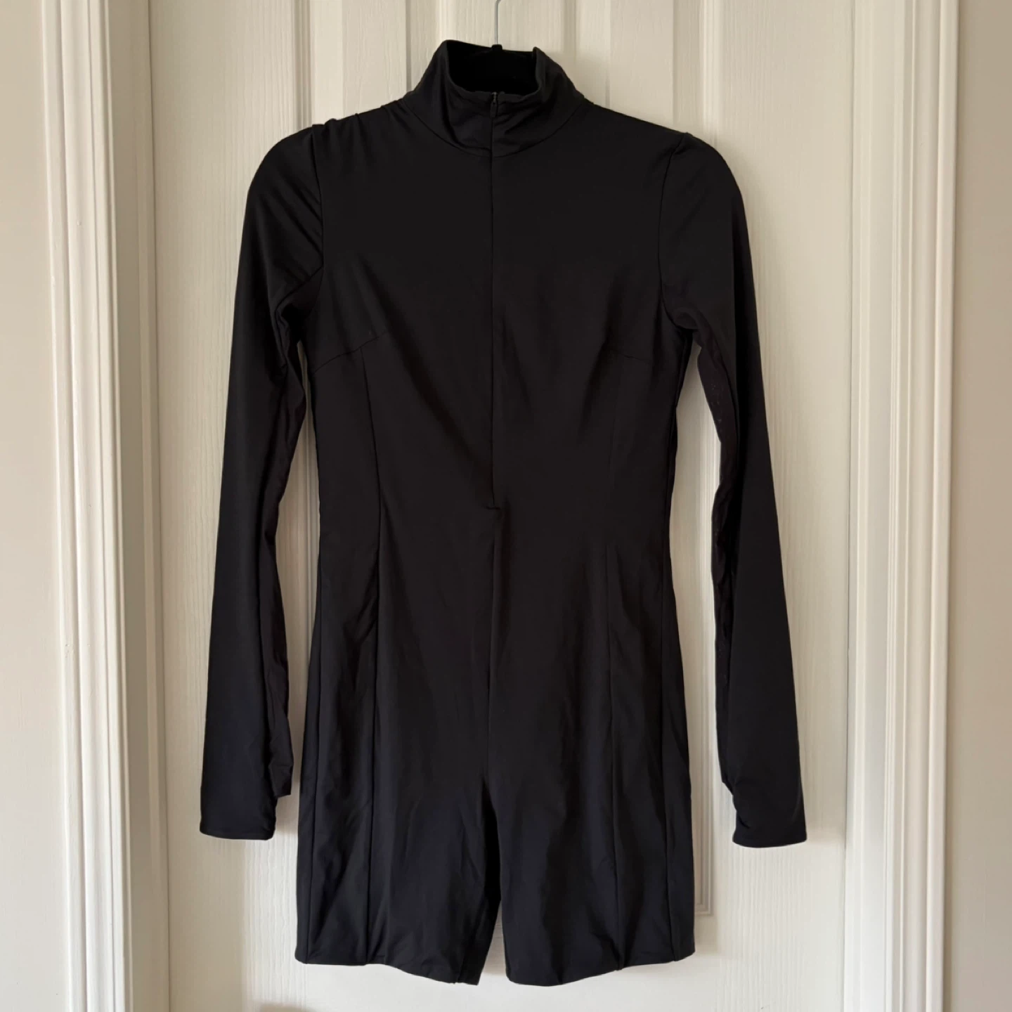 Lululemon - Tight Fit Long Sleeve Onesie - photo 2