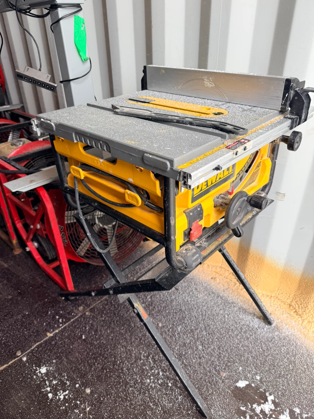 DEWALT Table Saw with Stand - photo 4