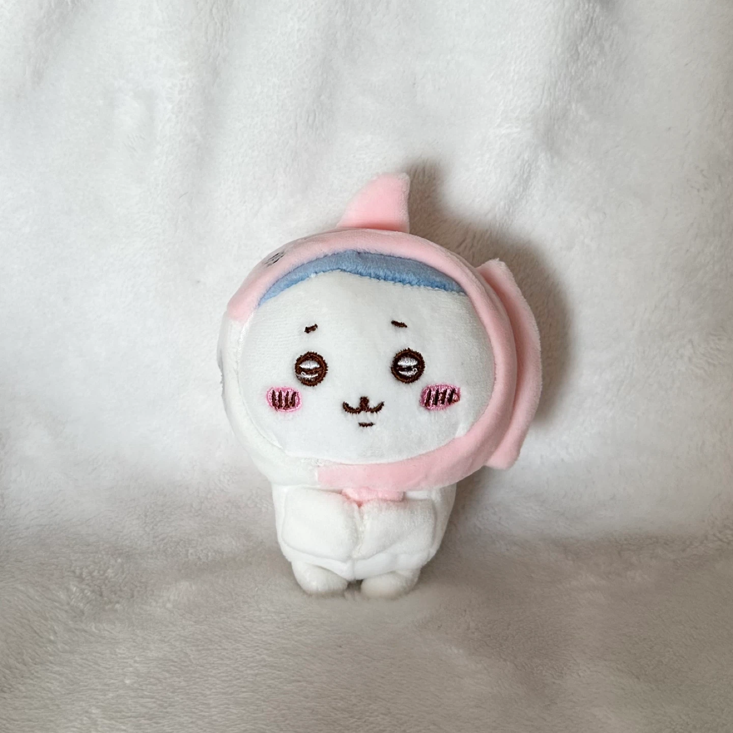 Chiikawa-lookalike Fish Kawaii Plush Keychain - Pink & White