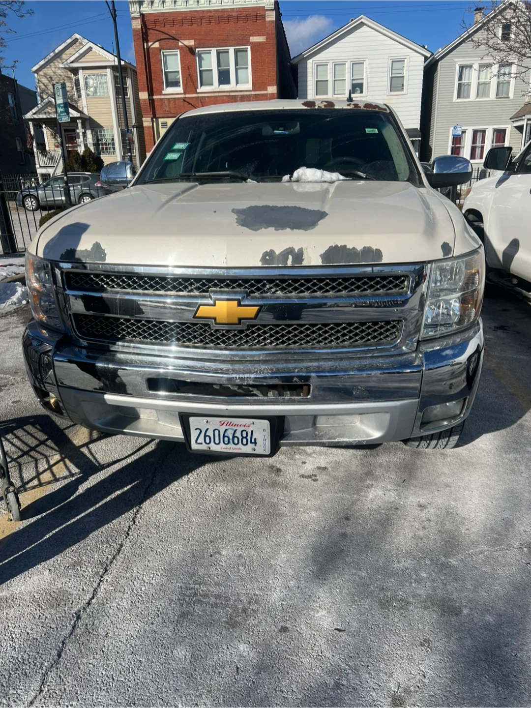 Chevrolet Silverado Pickup Truck with Cap - photo 3