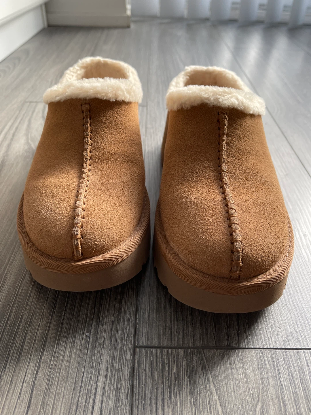 Ugg Clogs Size 8 - photo 3