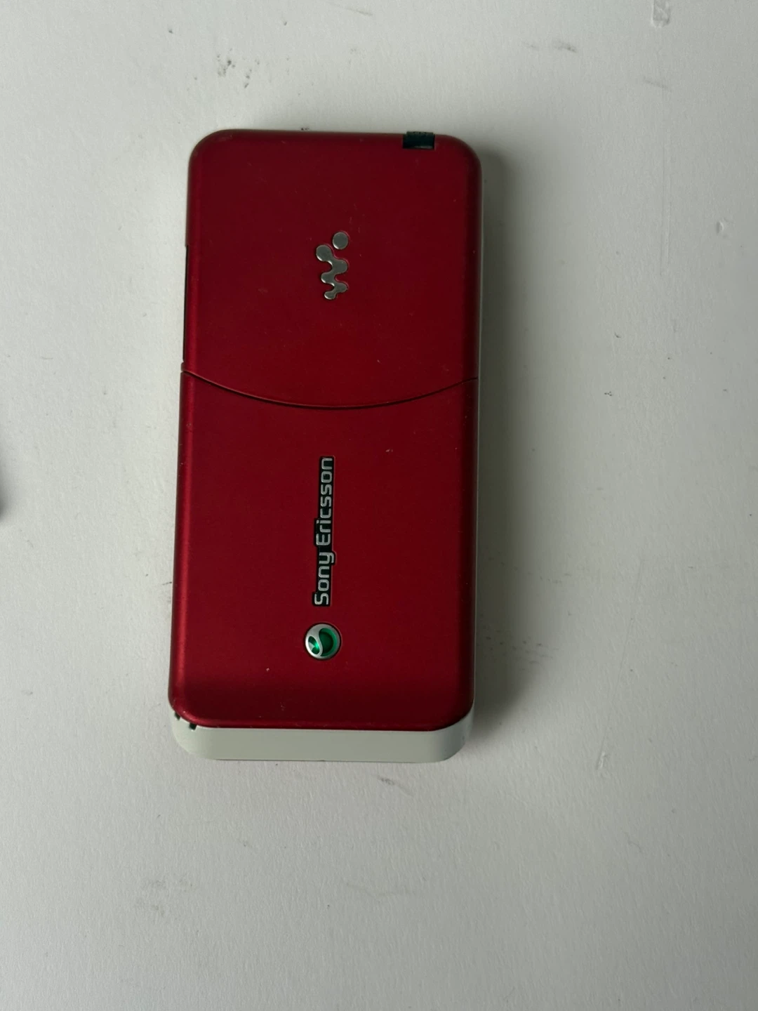 Sony Ericsson W580i Walkman Red - photo 4