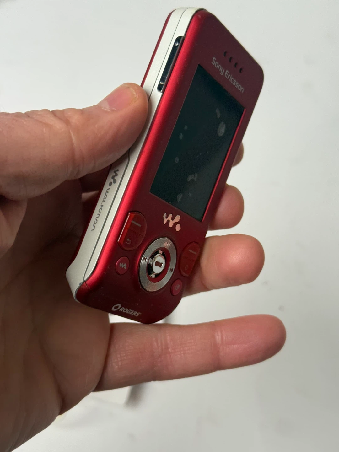 Sony Ericsson W580i Walkman Red - photo 2