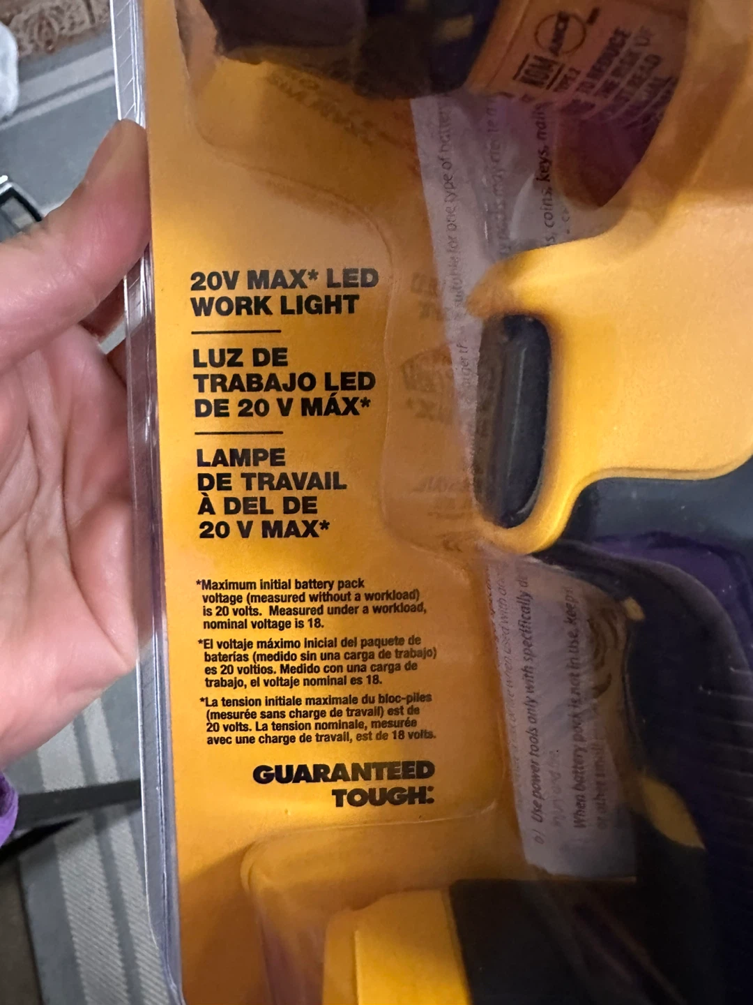 DEWALT 20V MAX LED Work Light DCL040 - photo 3
