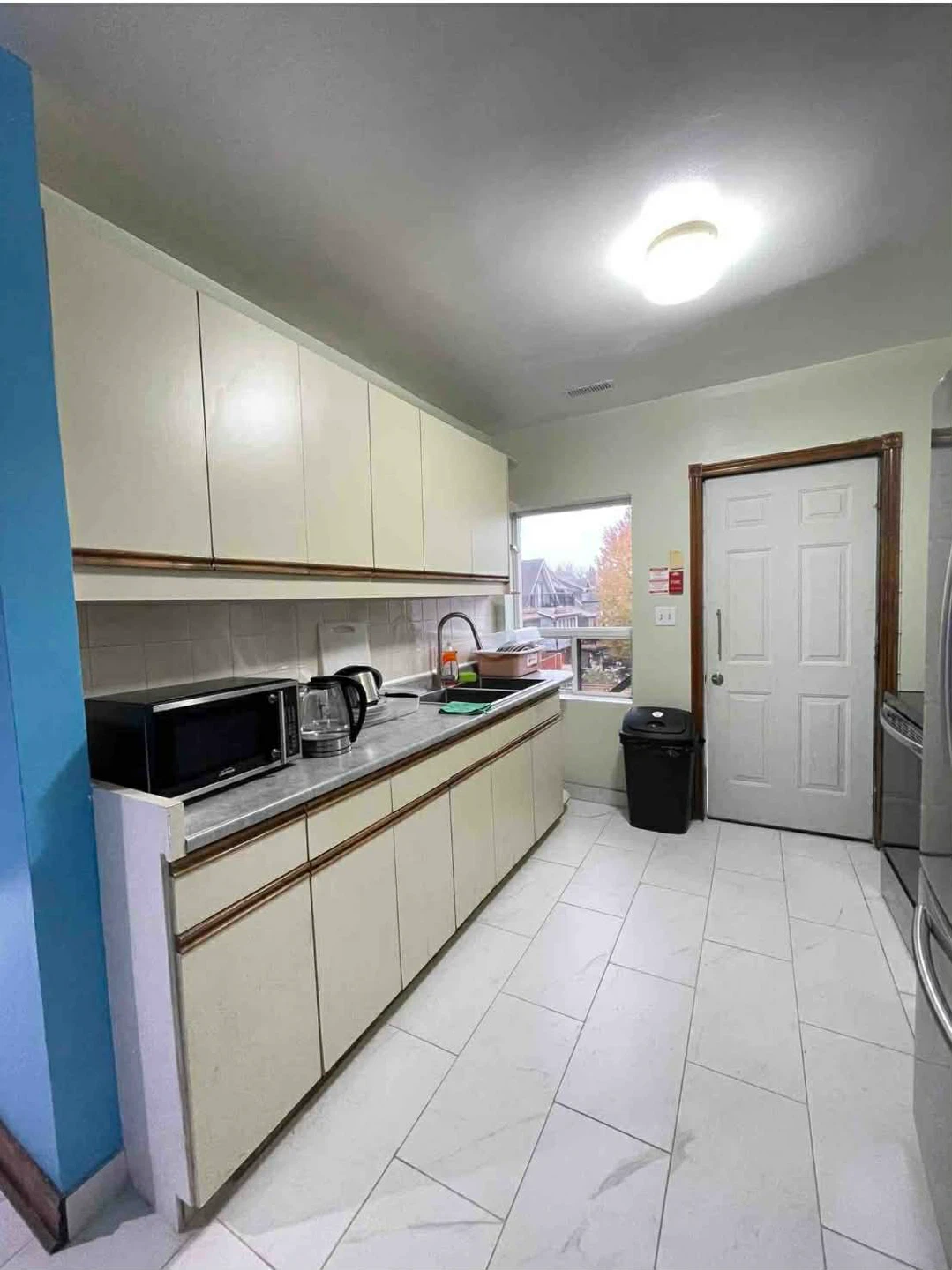 Room share kitchen and washroom - photo 3