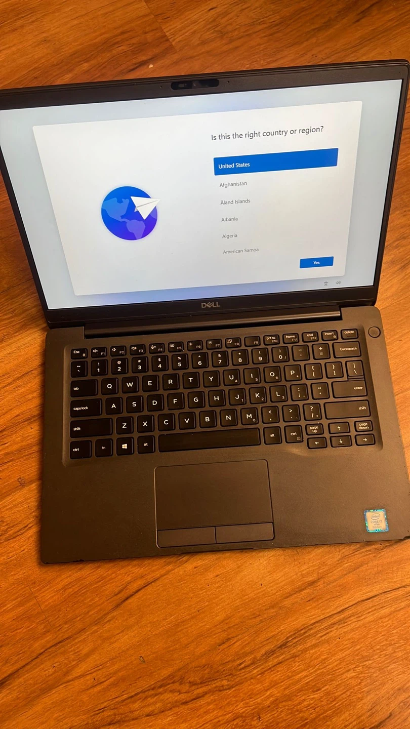 Dell Latitude 7400 Laptop - photo 3