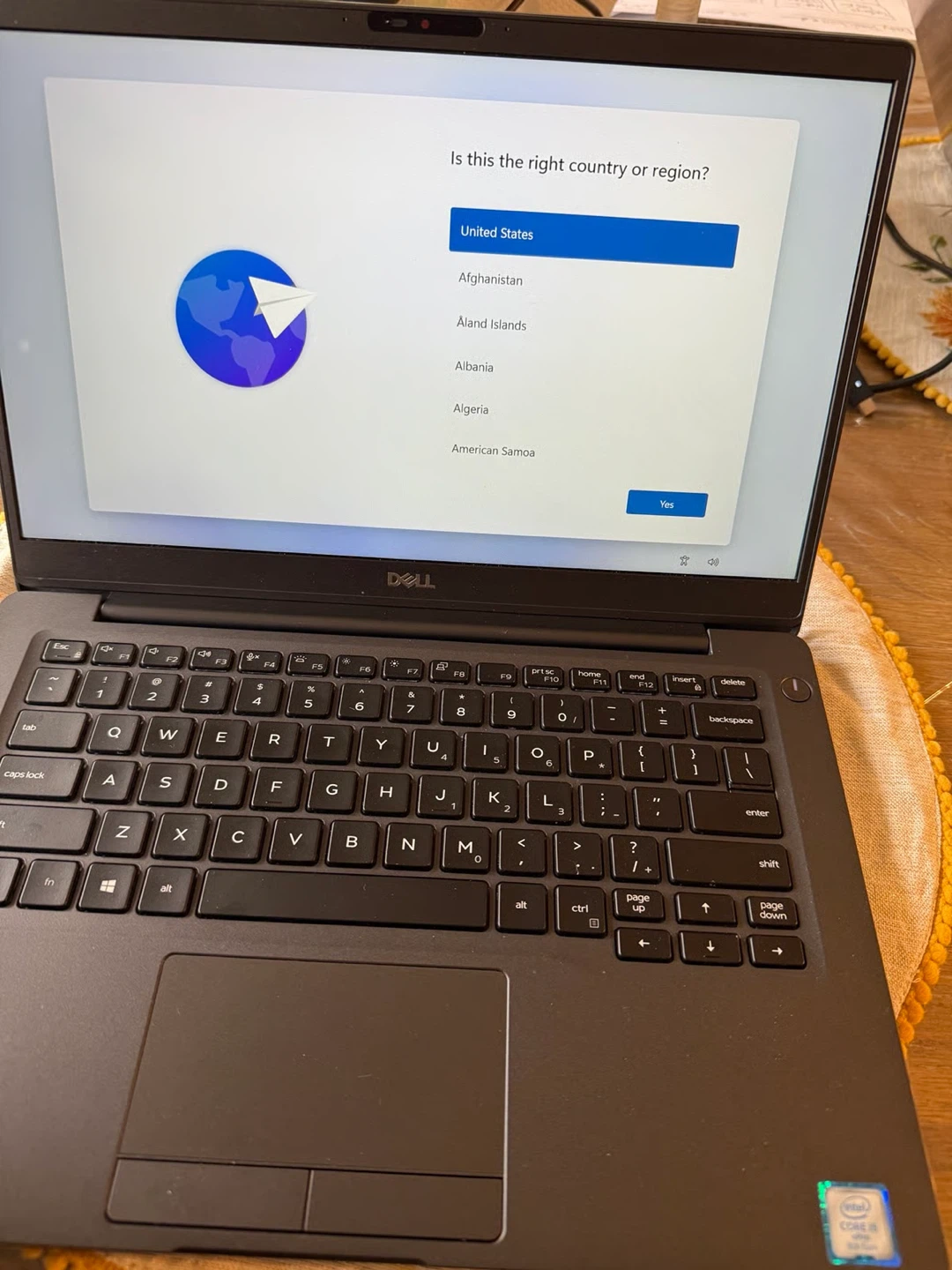 Dell Latitude 7400 Laptop - photo 4