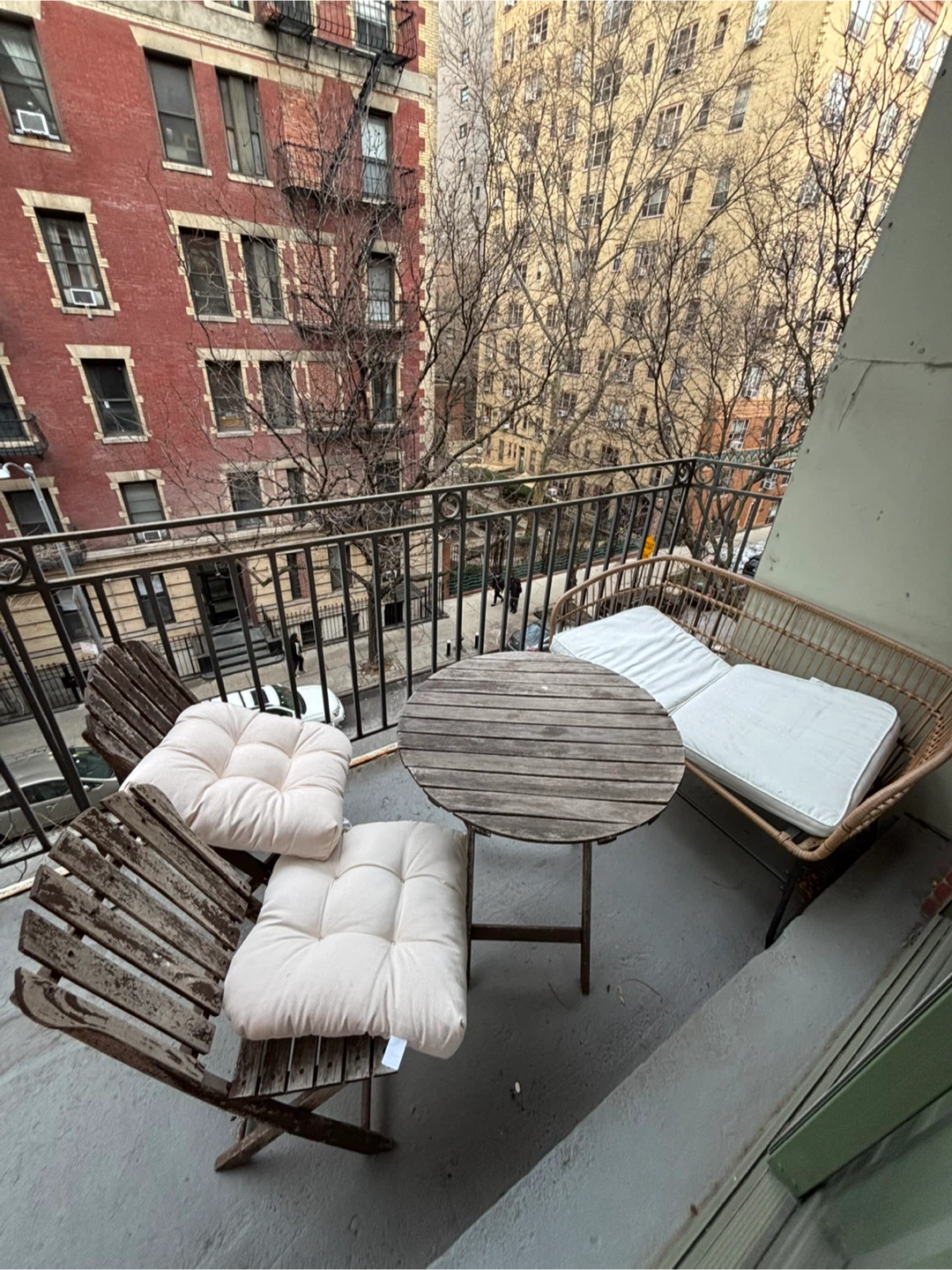 Patio Set with Round Table and Chairs