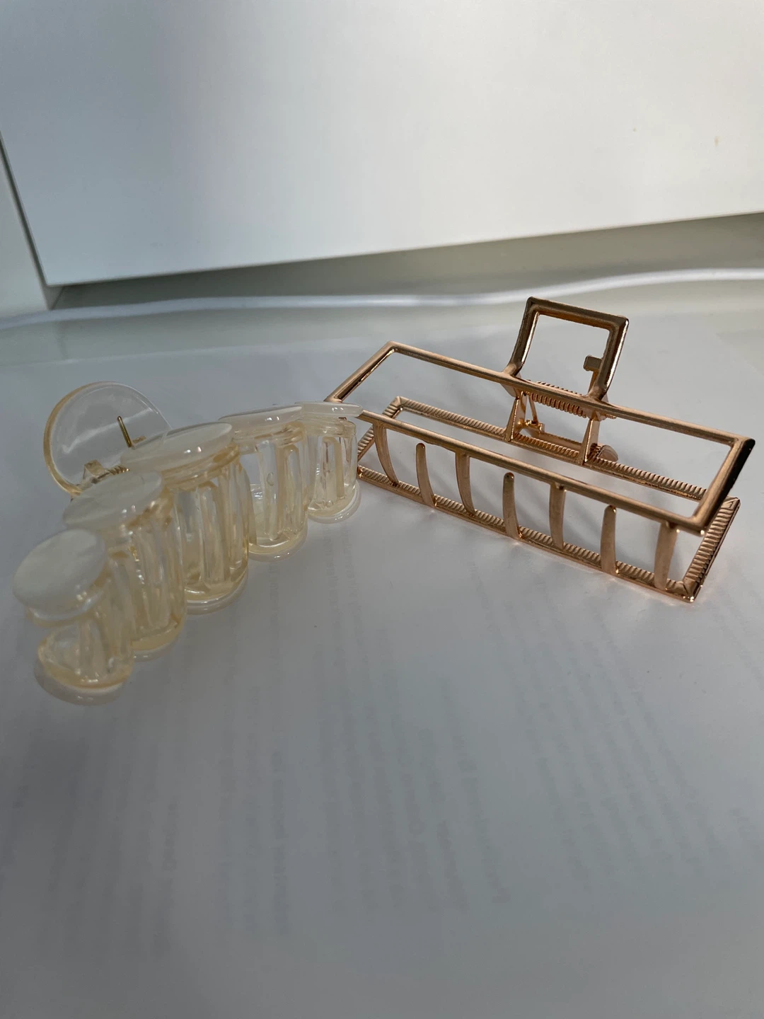 Set of 2 Hair Claw Clips - Rose Gold and Translucent - photo 3