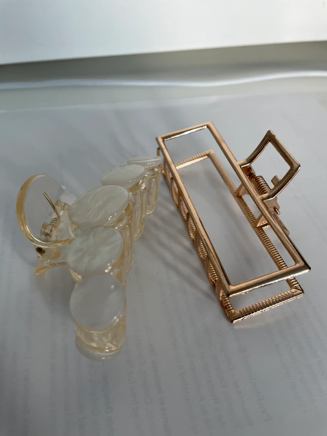 Set of 2 Hair Claw Clips - Rose Gold and Translucent - photo 2