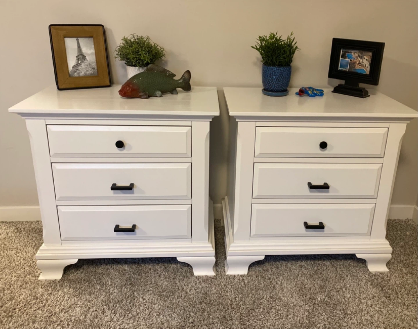 King sized White Nightstands with black hardware - photo 4