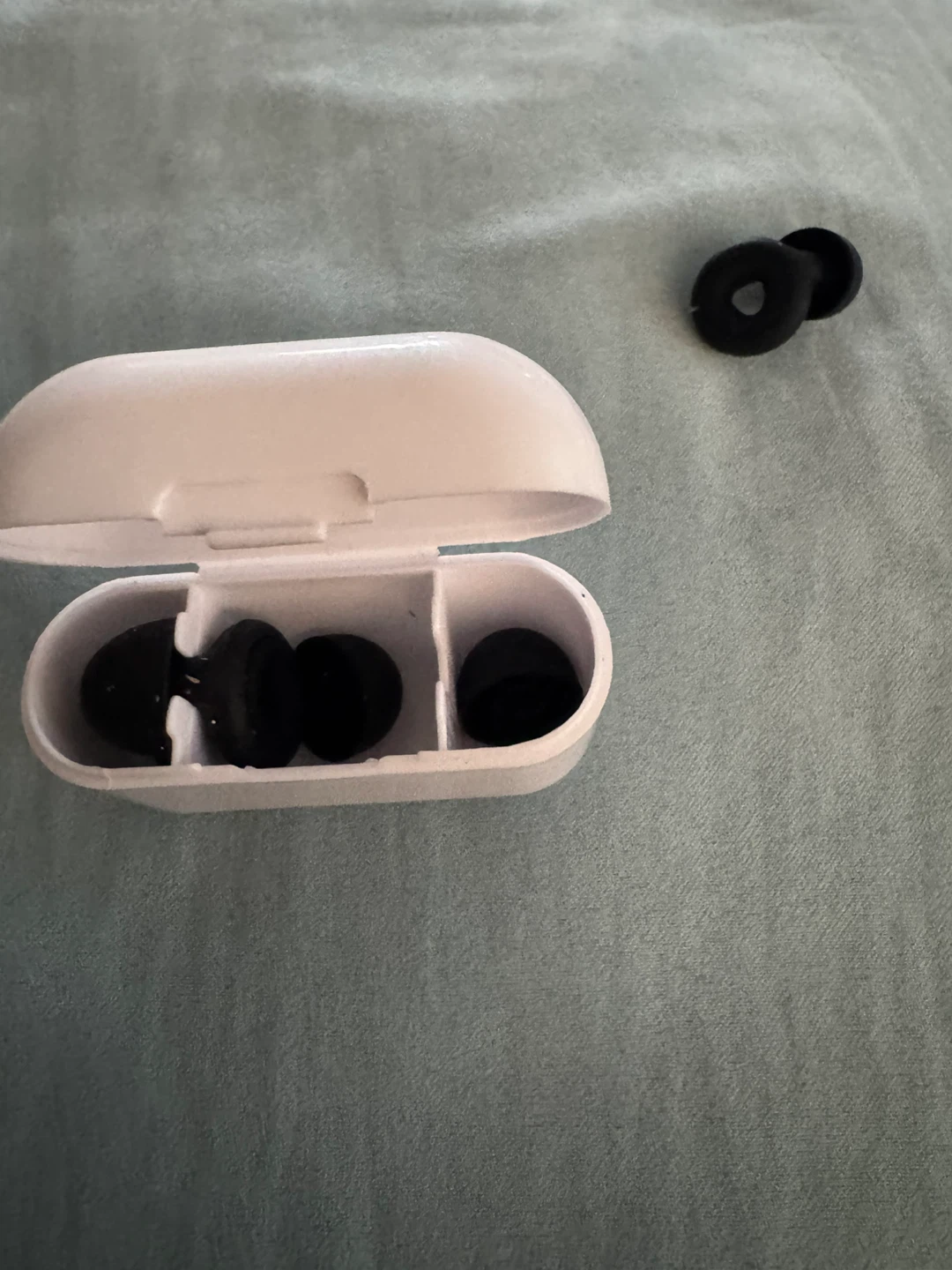Replacement Ear Tips with Case Loop - photo 2