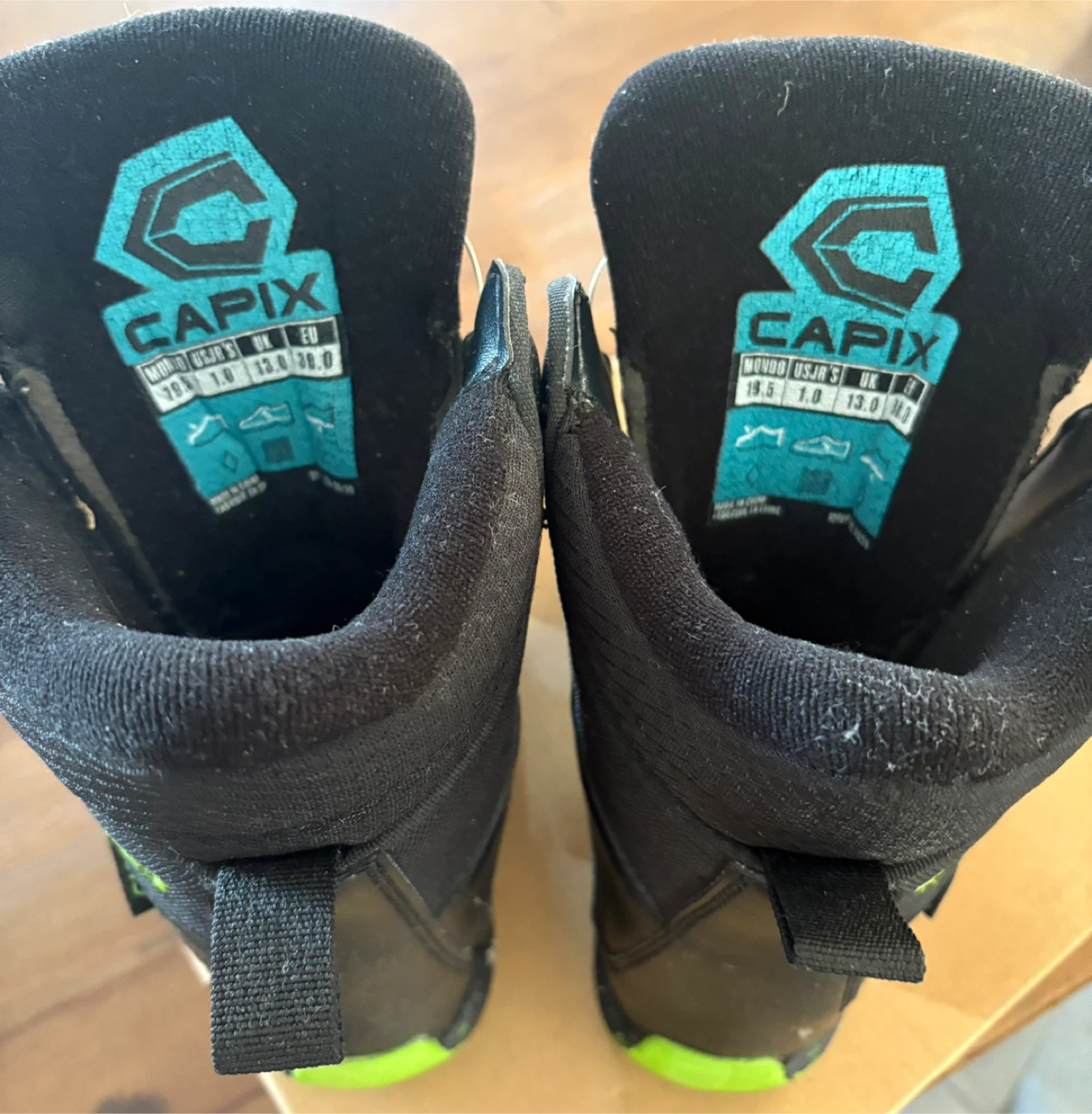 Capix Snowboard Boots - Black/Green - USJR Size 1.0 - photo 2