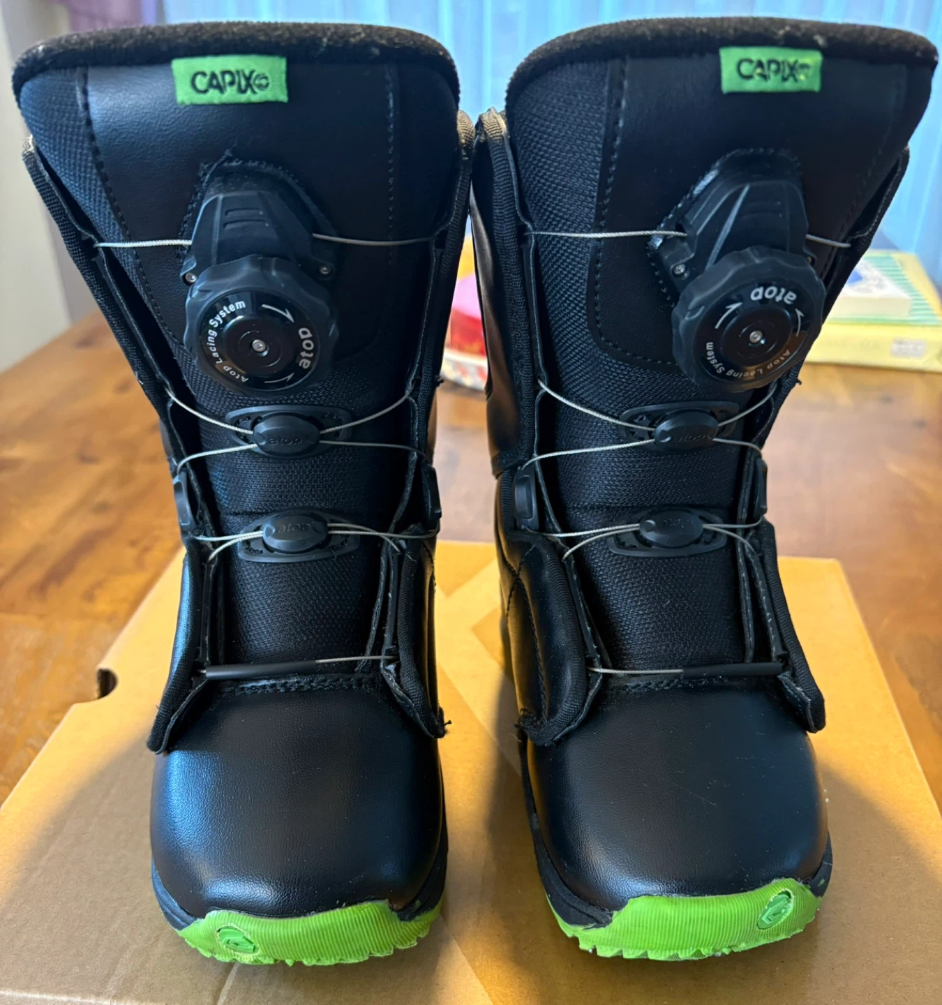 Capix Snowboard Boots - Black/Green - USJR Size 1.0