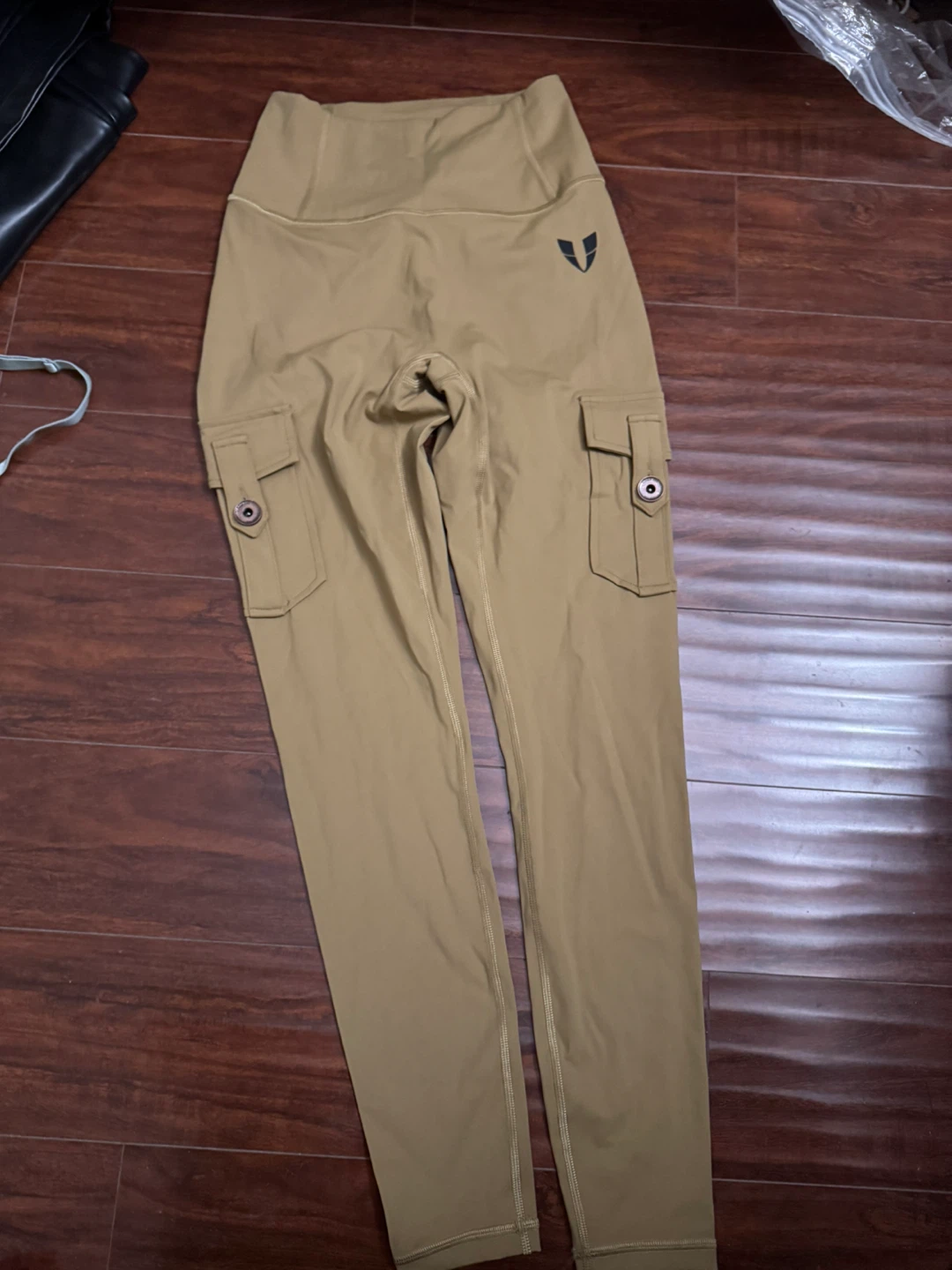 Firmabs Cargo Leggings & Ryderwear Green Shorts - photo 3