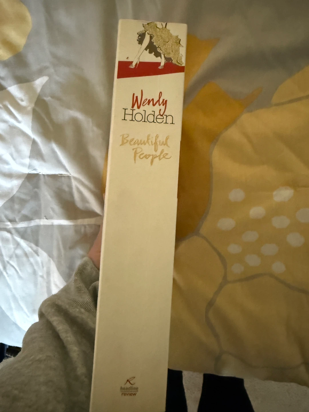 Beautiful People by Wendy Holden Paperback Novel - photo 3