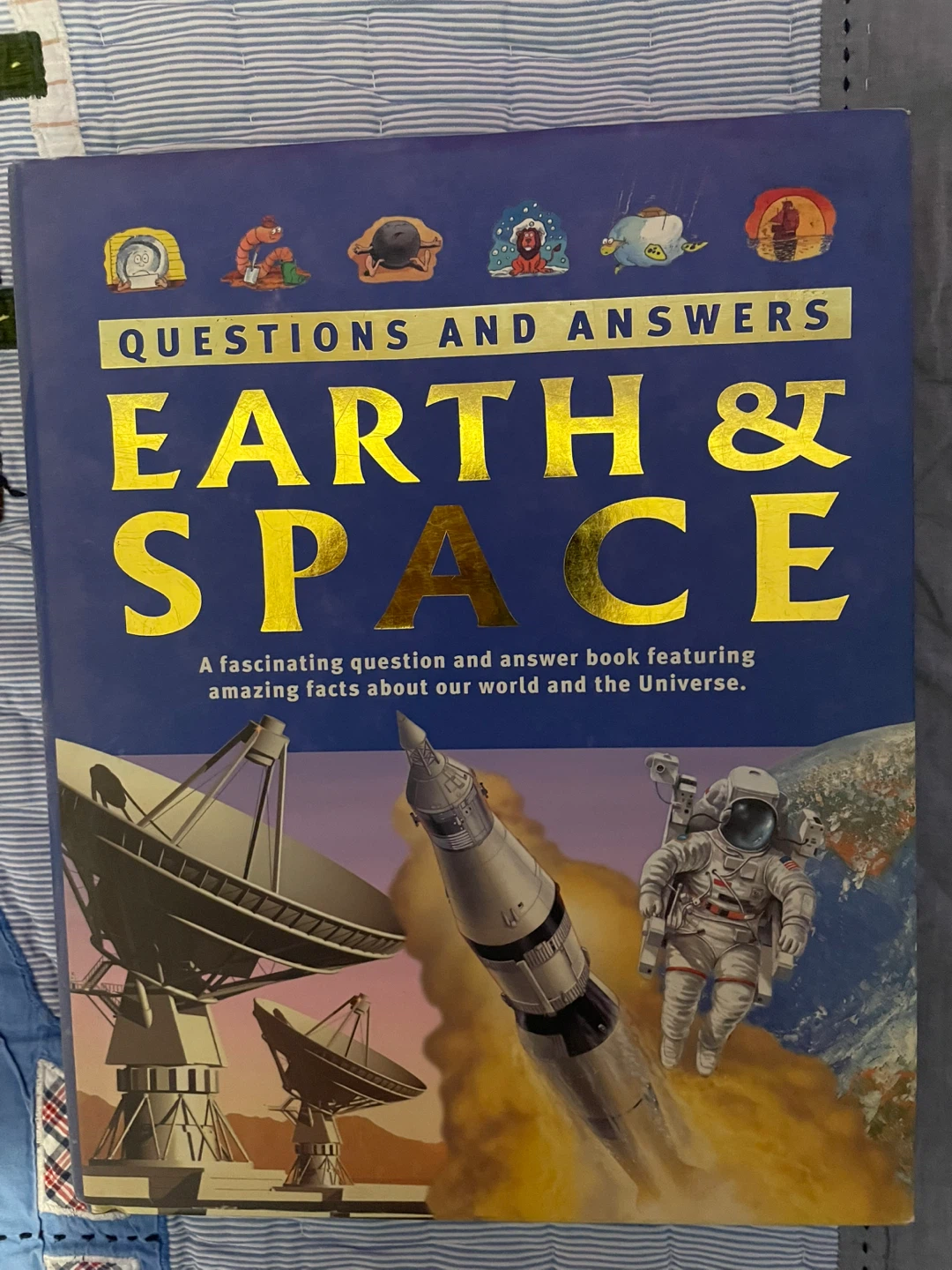 Questions and Answers: Earth & Space Book