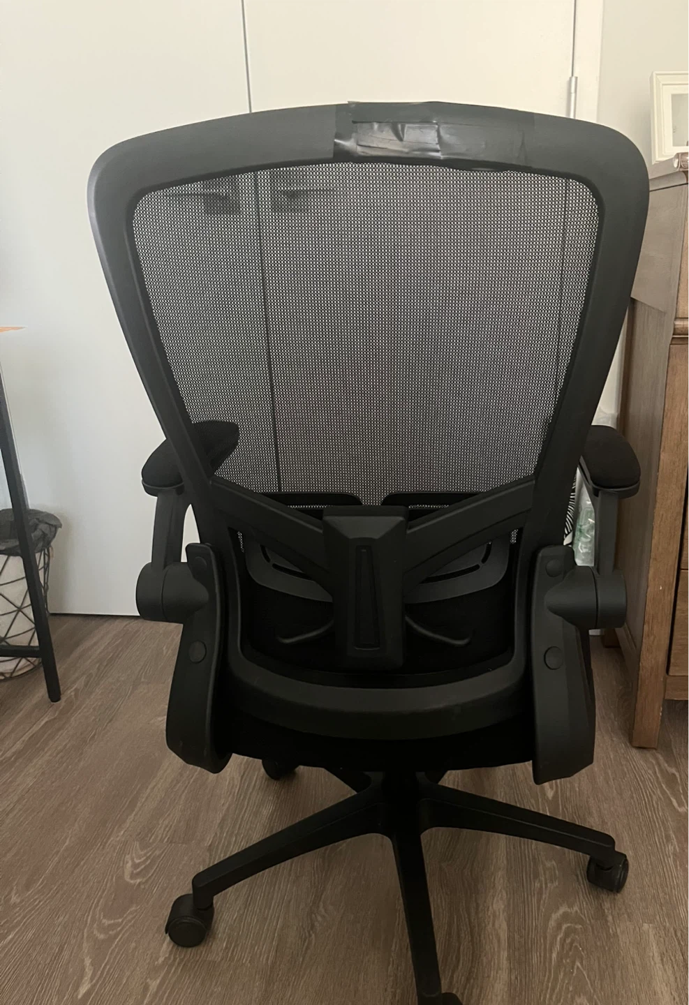 Black Mesh Office Chair - photo 2