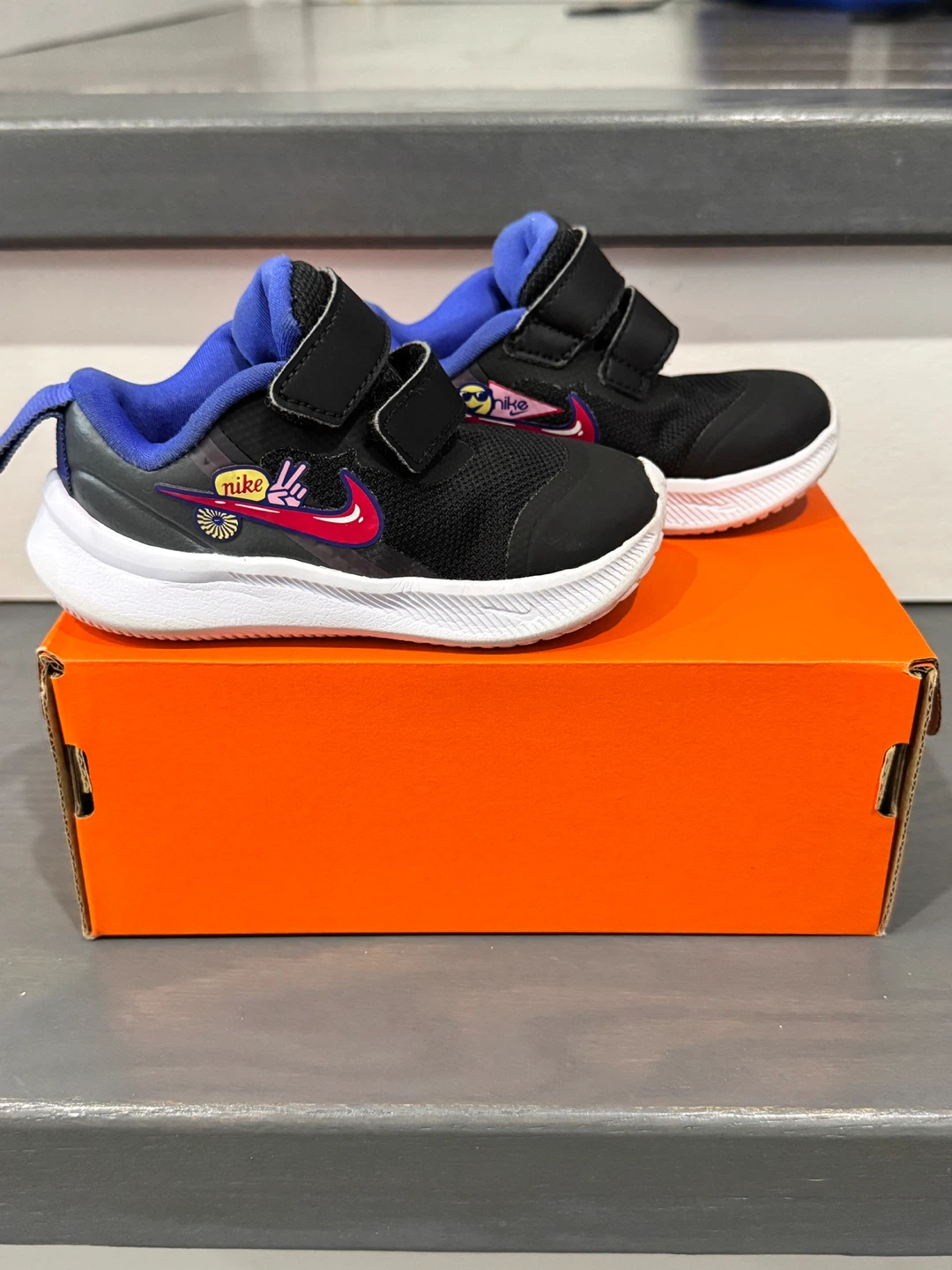 Nike toddler kids shoes runners 5C - photo 3
