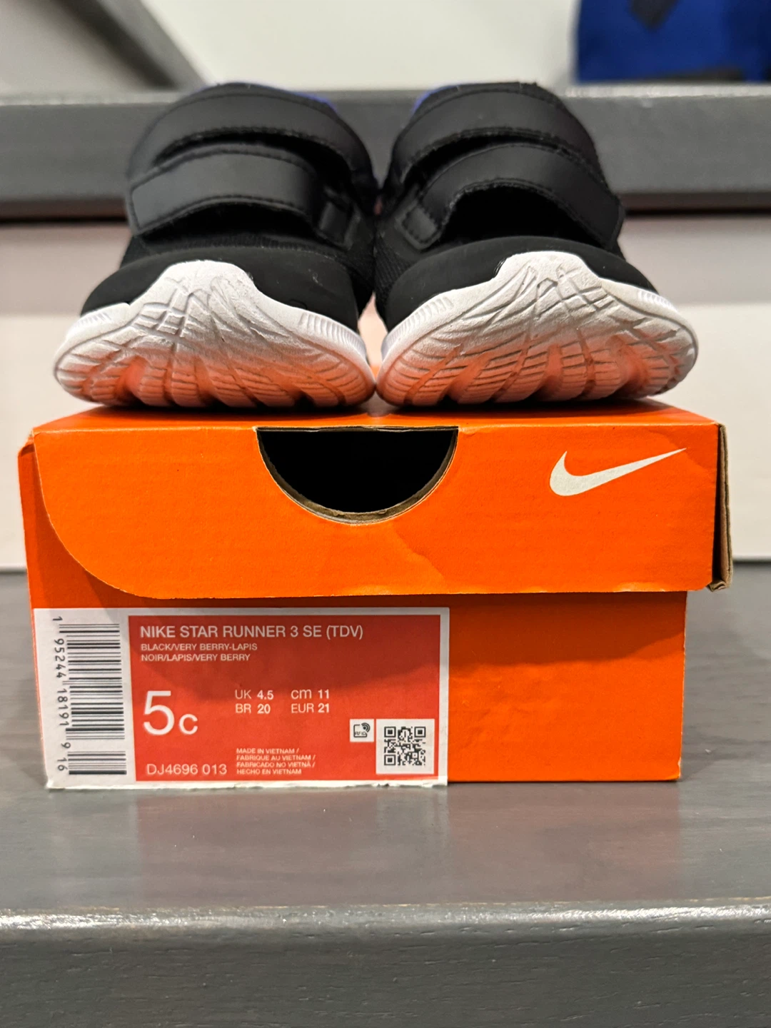 Nike toddler kids shoes runners 5C
