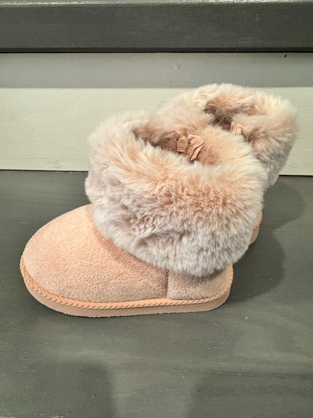 First steps faux fur lined boots size 5C - photo 4