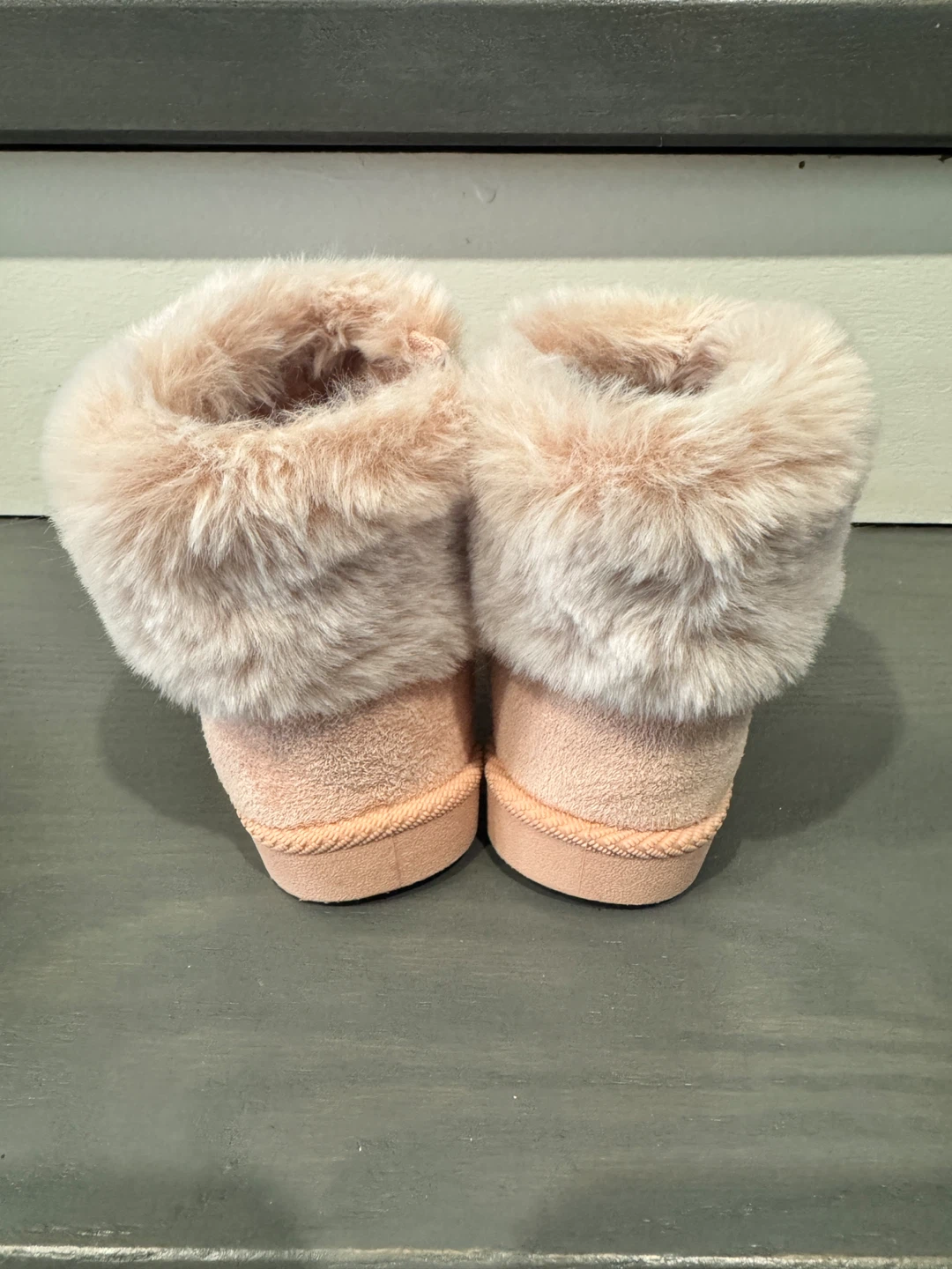 First steps faux fur lined boots size 5C - photo 3