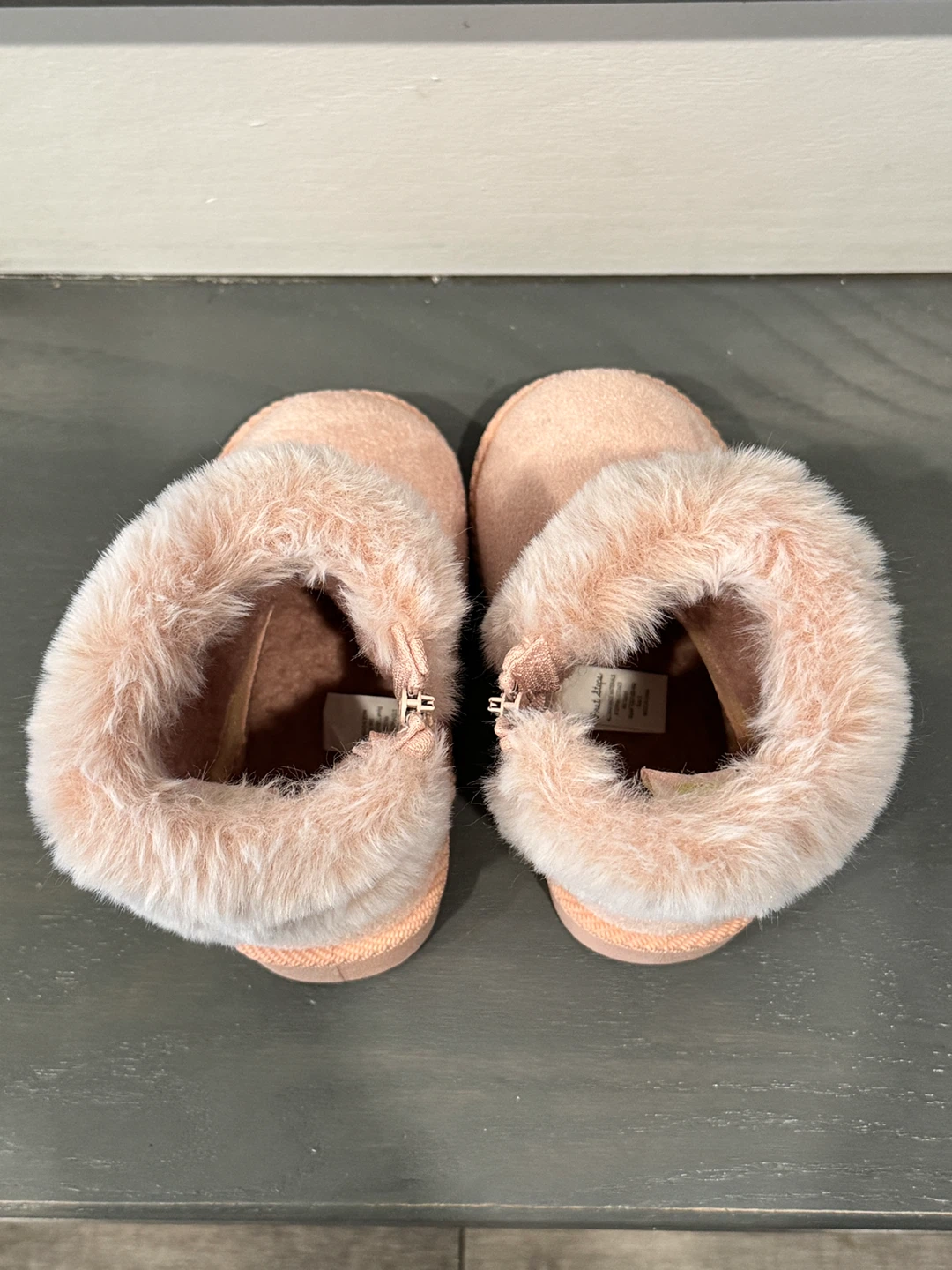 First steps faux fur lined boots size 5C - photo 5