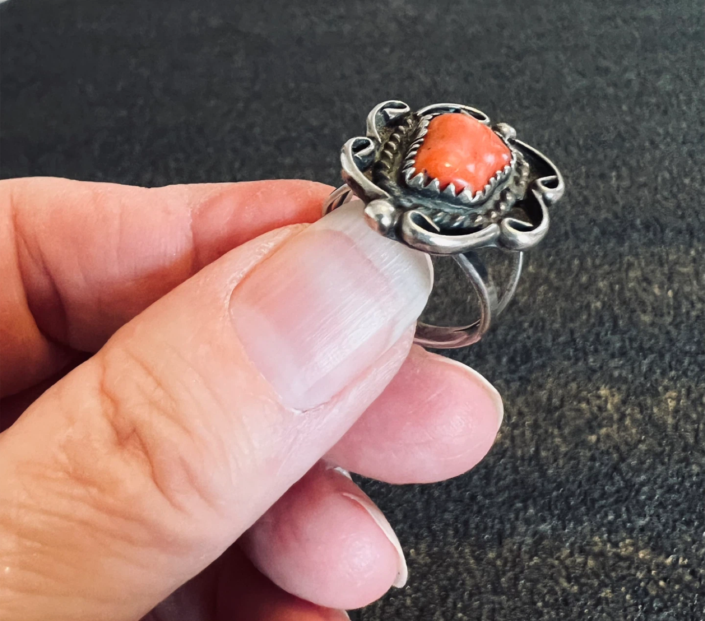 Vintage Navajo Ring with Mediterranean Coral Stone sz. 6 - photo 2