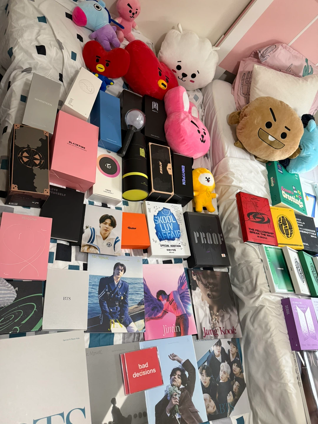 BTS & Ateez Albums, Photocards, and light sticks, plushies - photo 3
