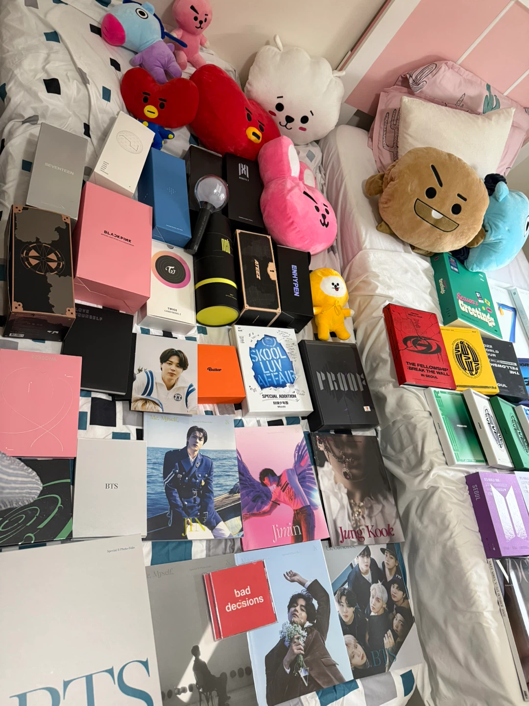 BTS & Ateez Albums, Photocards, and light sticks, plushies - photo 5
