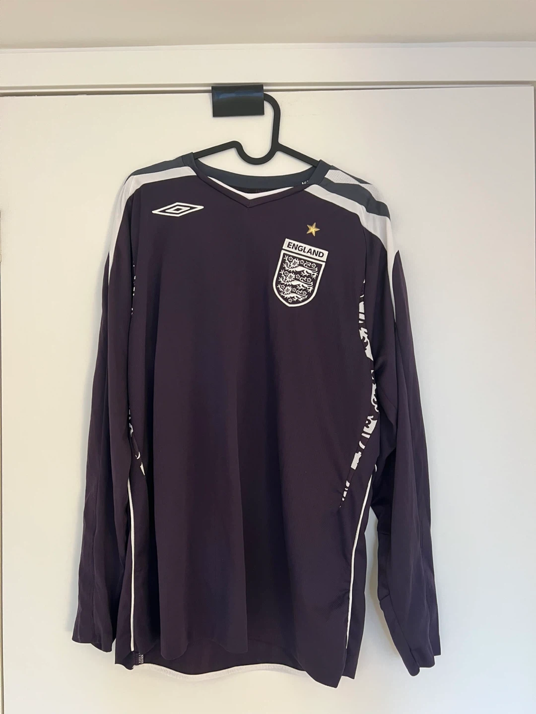England Football Shirt by Umbro 2007-2009