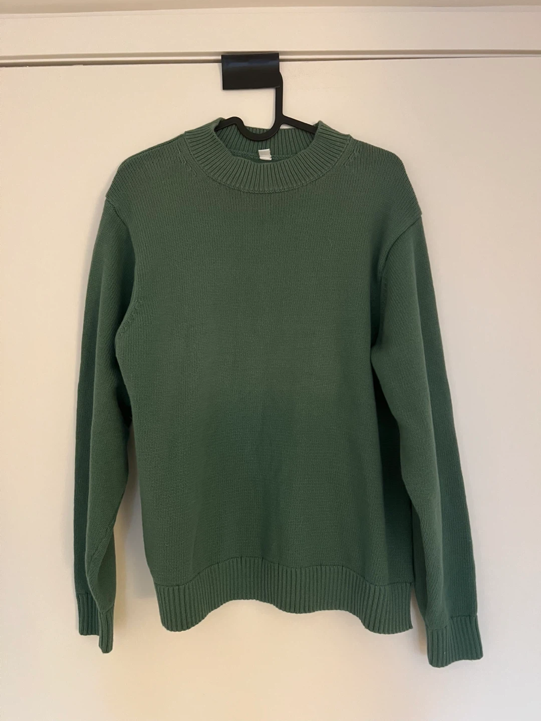 UNIQLO Crew Neck Sweater Green