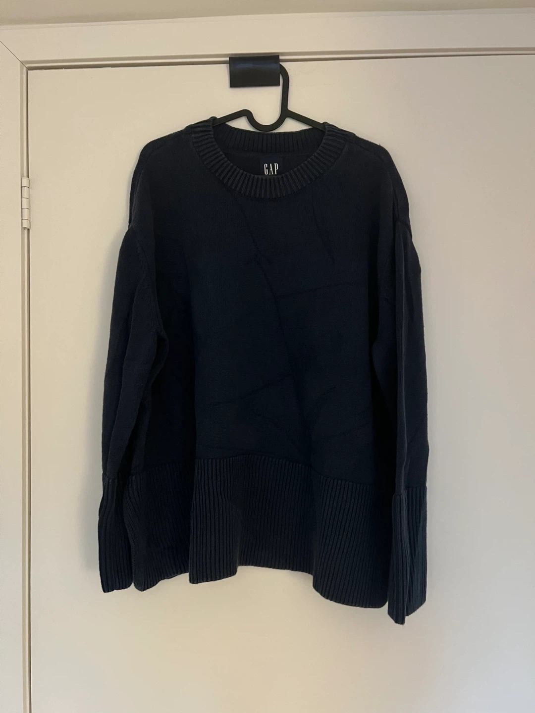 GAP Women’s Dark Navy Crewneck Sweater