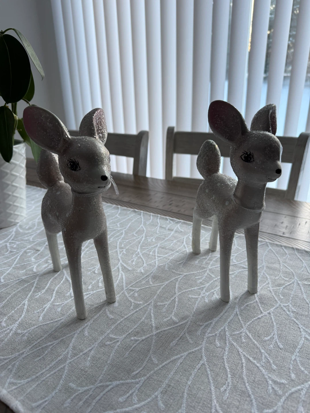 Set of 2 Glittery Deer Figurines - photo 3